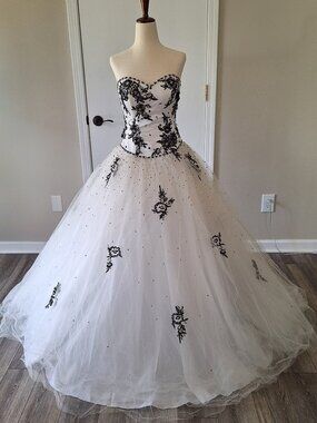 Sz 5/6 Morilee Ball Gown Prom Wedding Dress Black Embroidery, Corset Back, Tulle